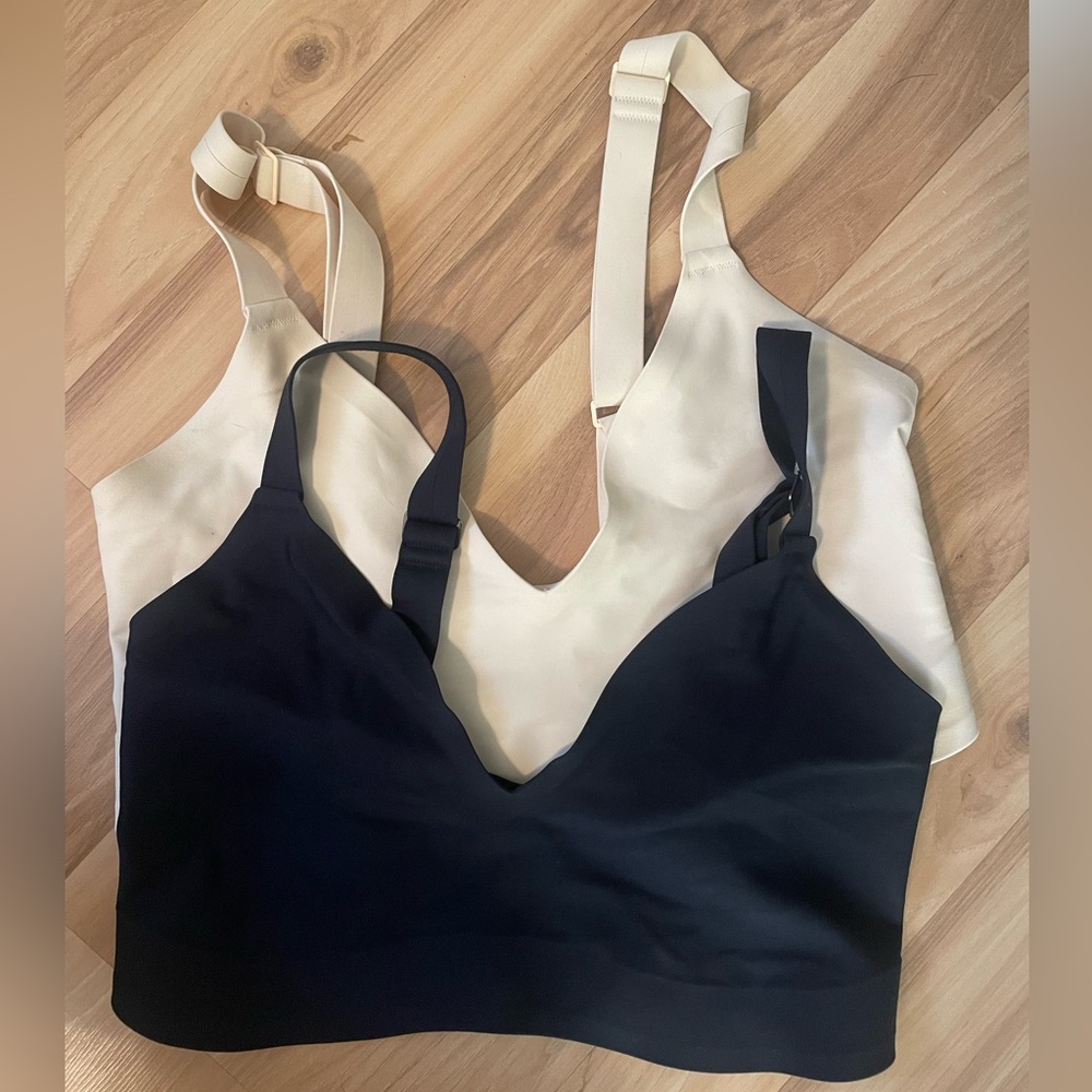 Parade Smooth Lift Triangle Bralettes Black and Light Nude